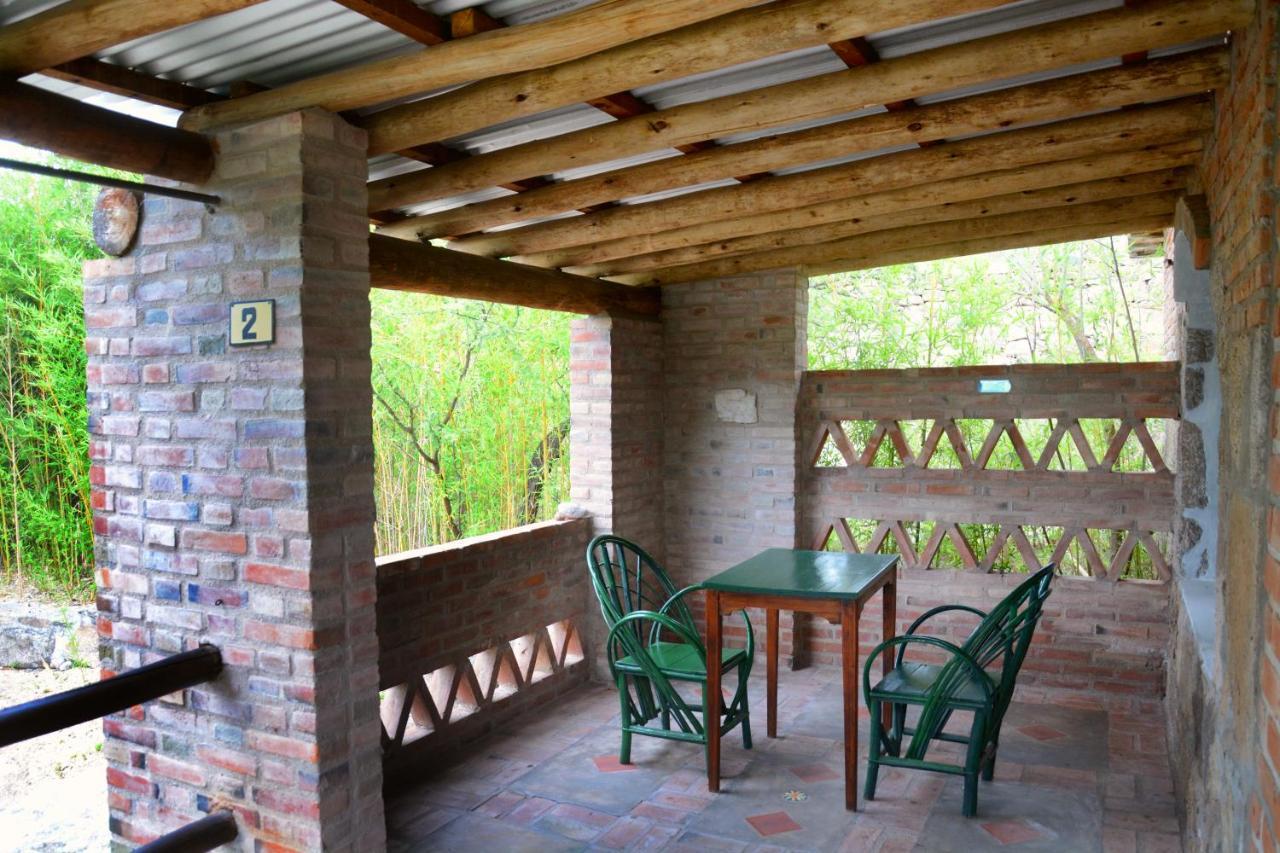 La Toma Complejo De Montana - Cabanas Y Habitaciones En Hosteria مينا كلافيرو المظهر الخارجي الصورة