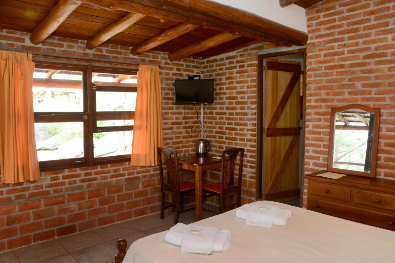 La Toma Complejo De Montana - Cabanas Y Habitaciones En Hosteria مينا كلافيرو المظهر الخارجي الصورة