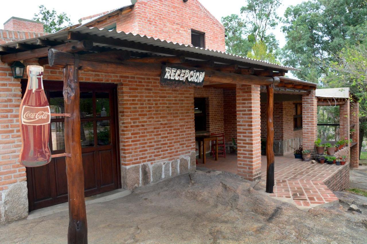 La Toma Complejo De Montana - Cabanas Y Habitaciones En Hosteria مينا كلافيرو المظهر الخارجي الصورة