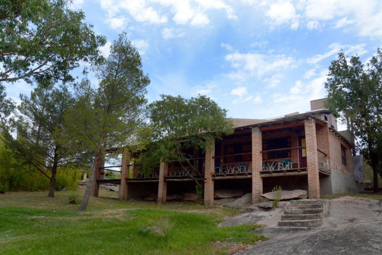 La Toma Complejo De Montana - Cabanas Y Habitaciones En Hosteria مينا كلافيرو المظهر الخارجي الصورة